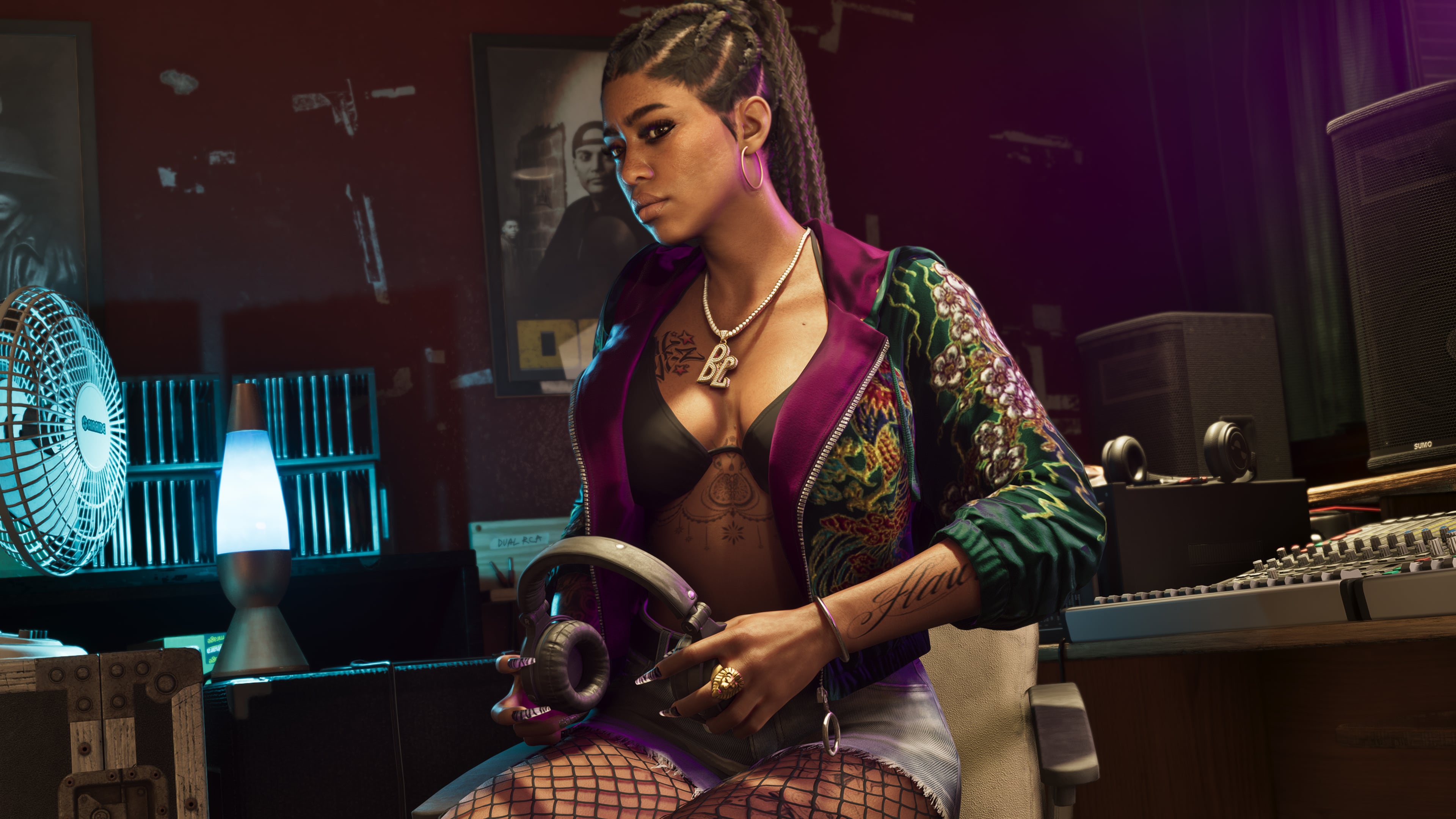 Bae-Luxe and Roxy, the rap duo known as Real Dimez, posing for a social clip.