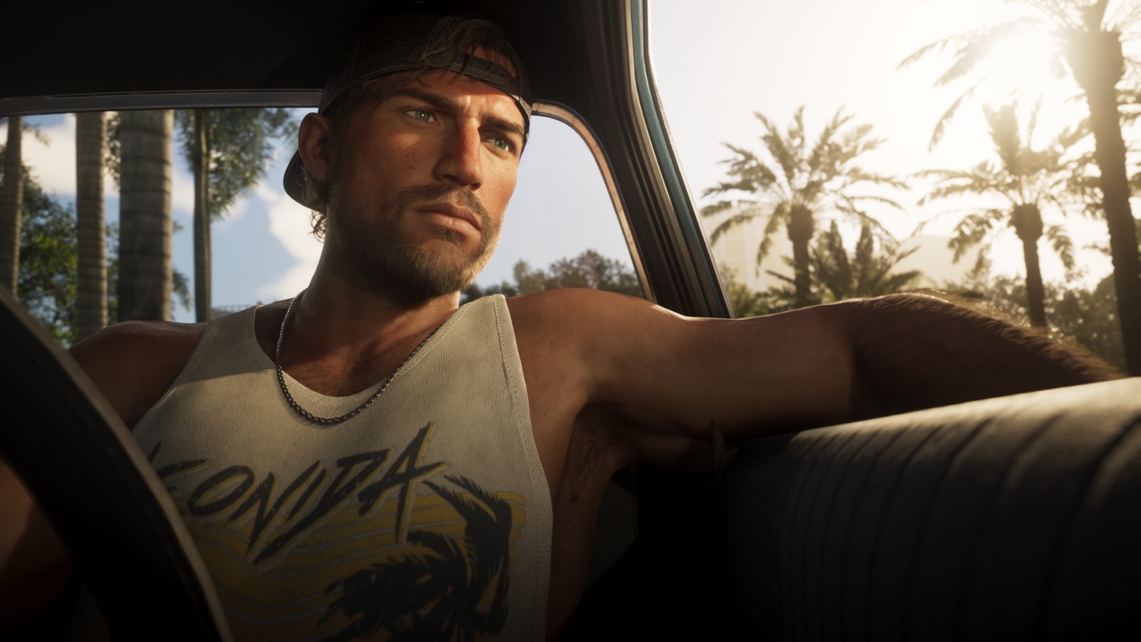 Jason Duval au volant d'une voiture, casquette à l'envers et débardeur LEONIDA, soleil de Vice City qui filtre à travers le pare-brise.